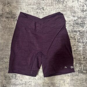 Pcheebum V Waist Pocket Scrunch Shorts 🍇